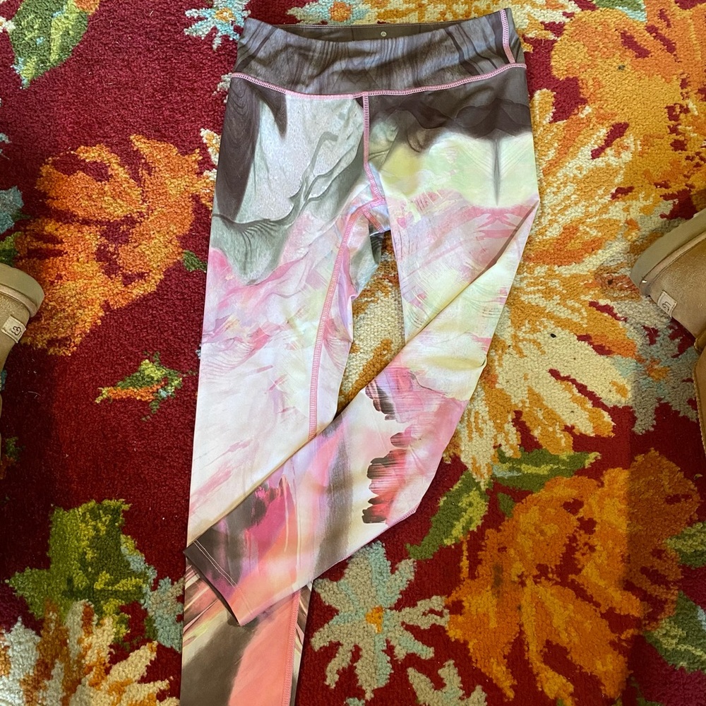 Apana unique leggings size small